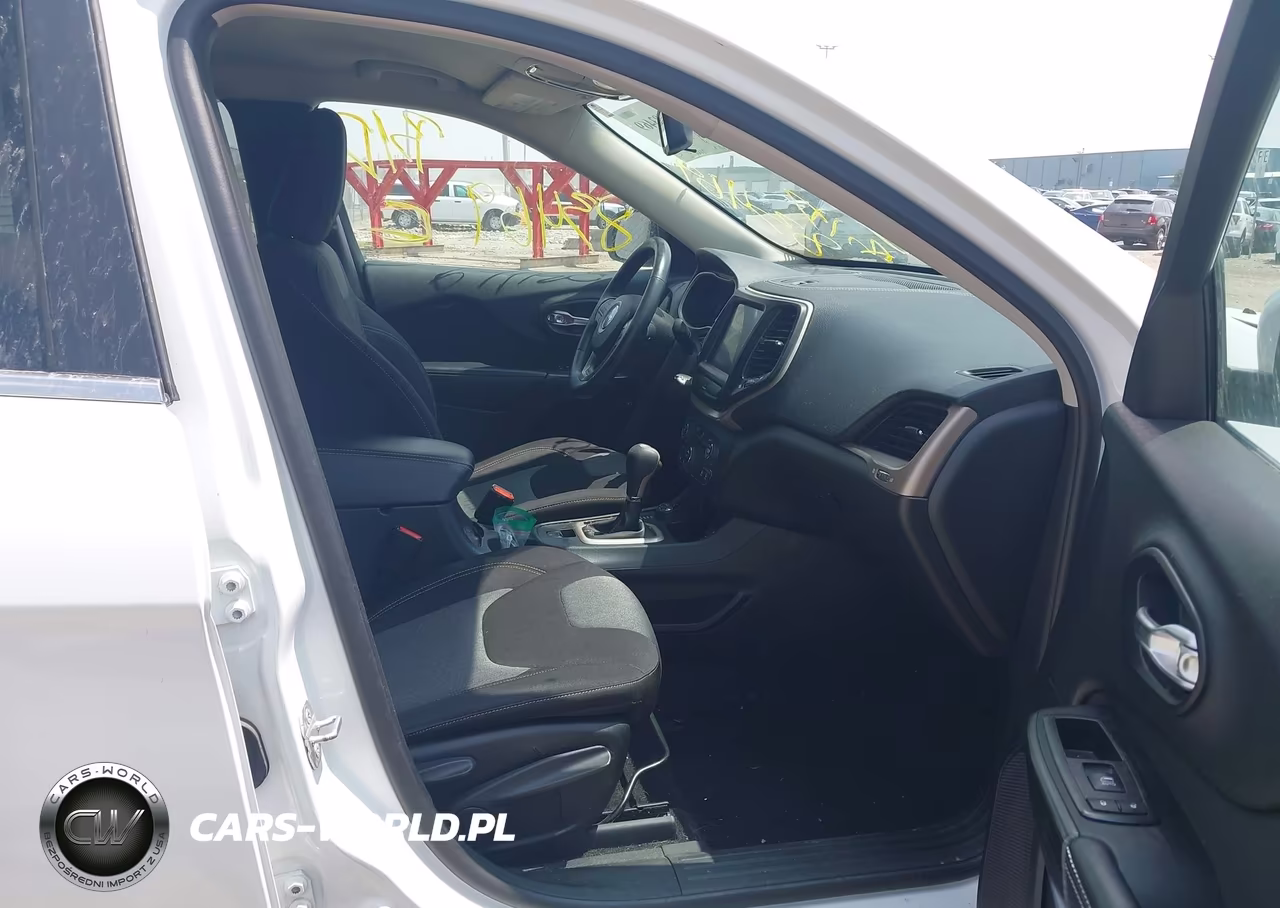 2014 Jeep Cherokee Latitude VIN:1C4PJMCB4EW200707 - 5