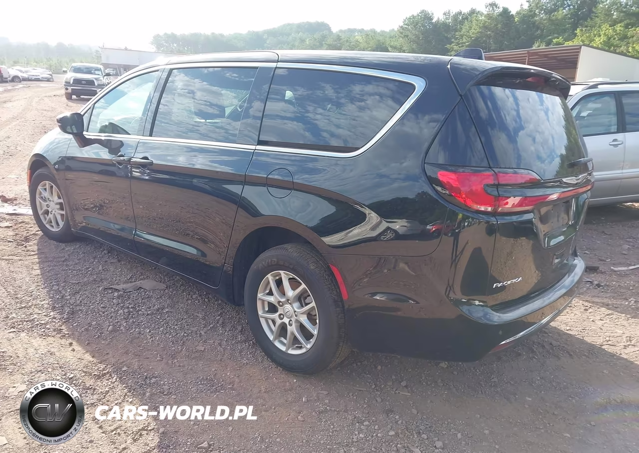 2026 Chrysler Pacifica Select VIN:2C4RC1BG7TR196348 - 3