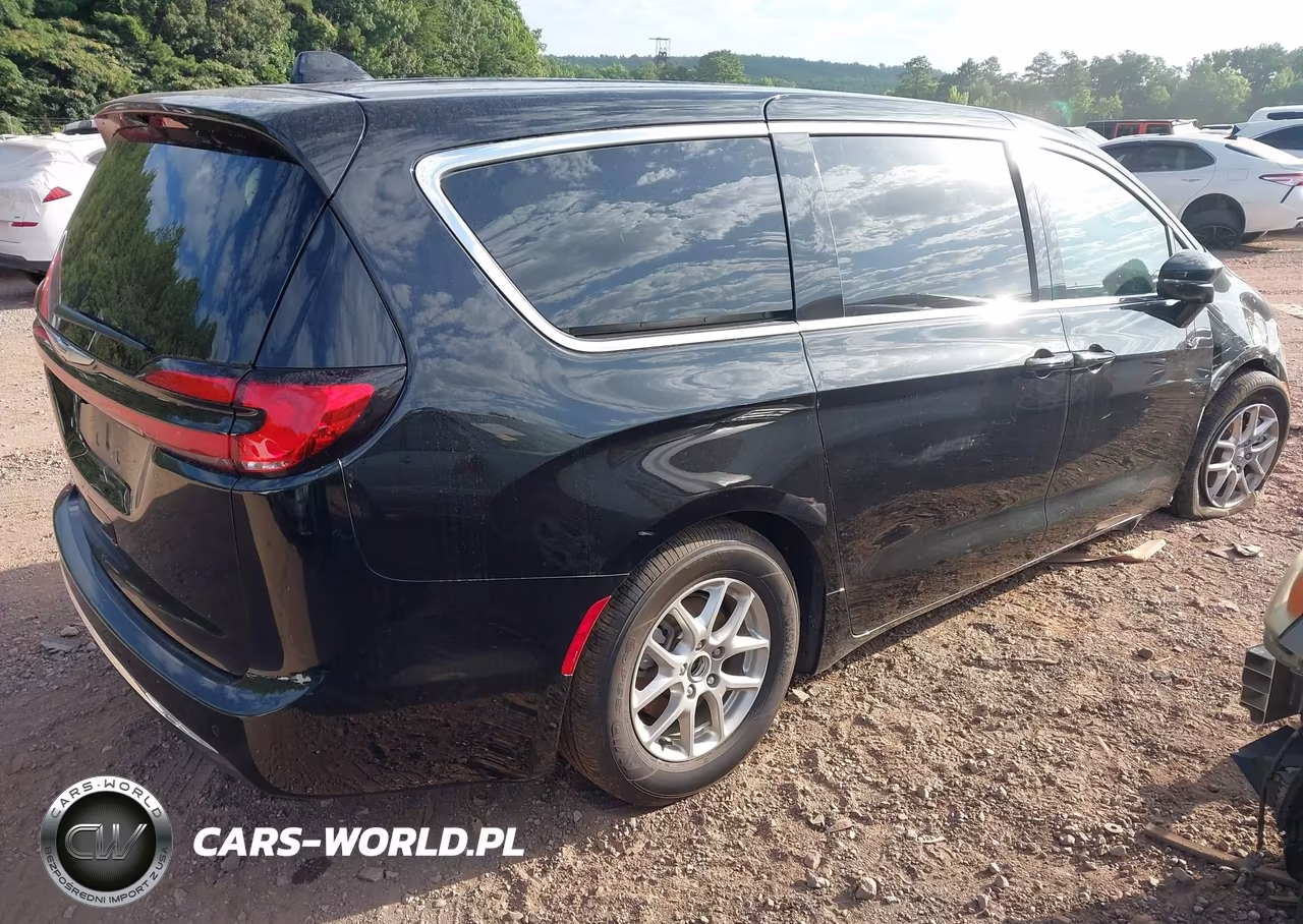 2026 Chrysler Pacifica Select VIN:2C4RC1BG7TR196348 - 4
