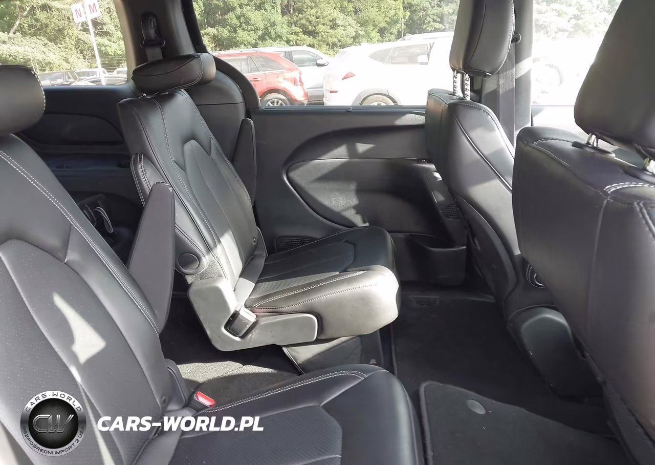 2026 Chrysler Pacifica Select VIN:2C4RC1BG7TR196348 - 8