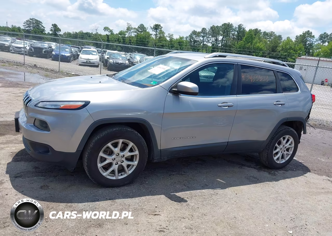 2015 Jeep Cherokee Latitude VIN:1C4PJMCS8FW552240 - 14