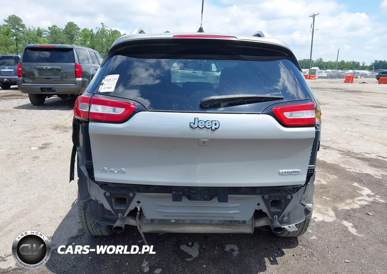 2015 Jeep Cherokee Latitude VIN:1C4PJMCS8FW552240 - 16