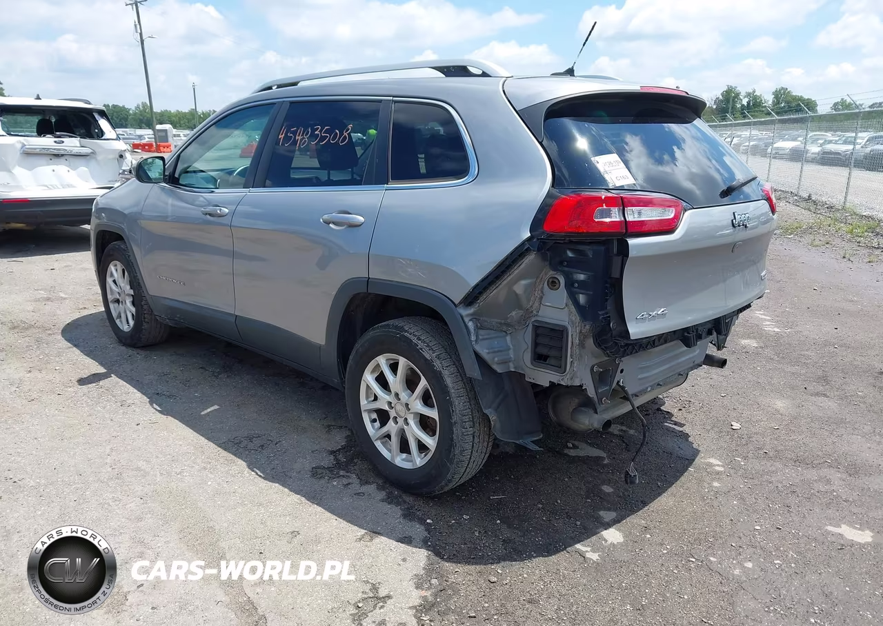 2015 Jeep Cherokee Latitude VIN:1C4PJMCS8FW552240 - 3