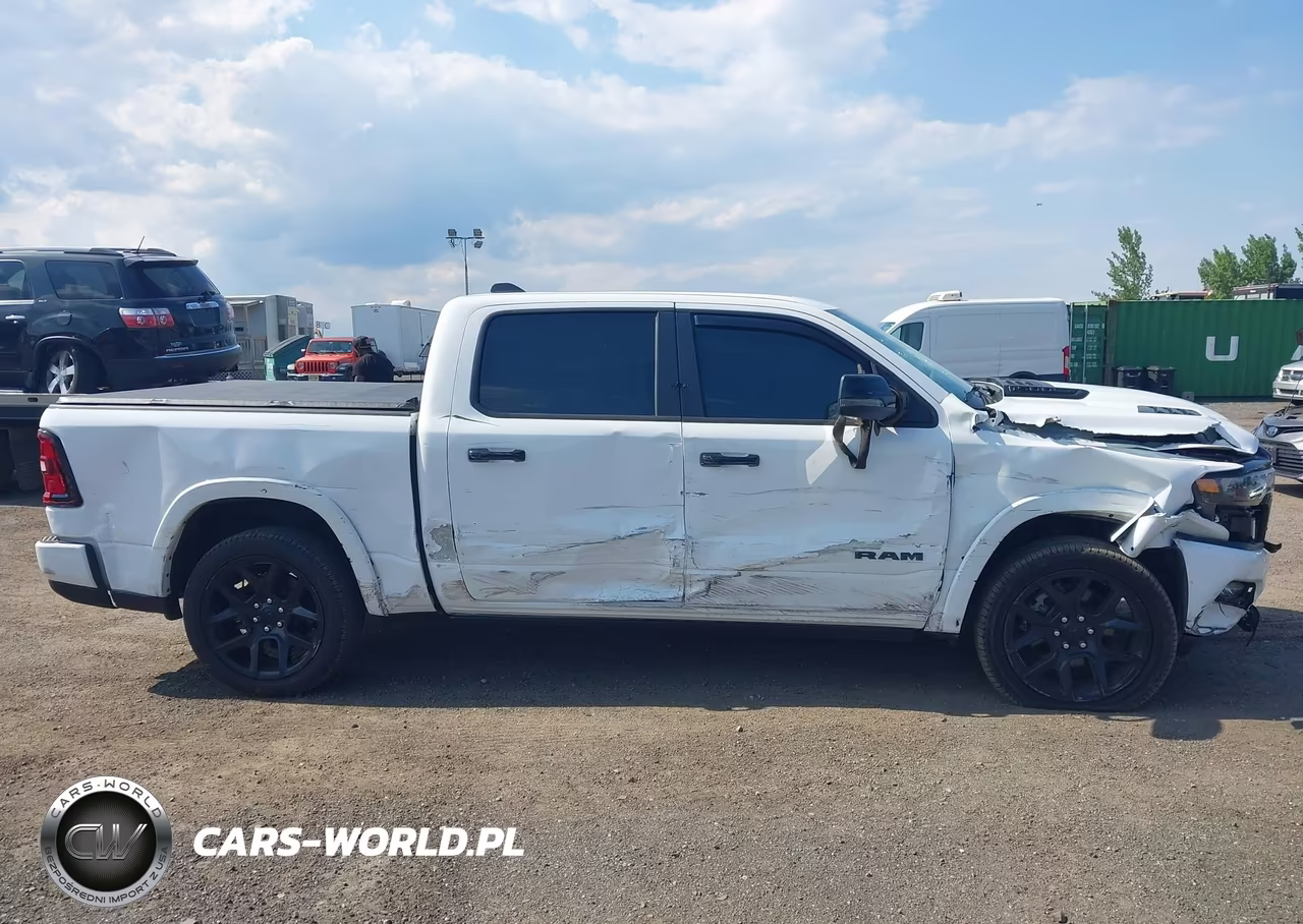 2025 Ram 1500 Laramie 4X4 5'7 Box VIN:1C6SRFJP0SN615299 - 13