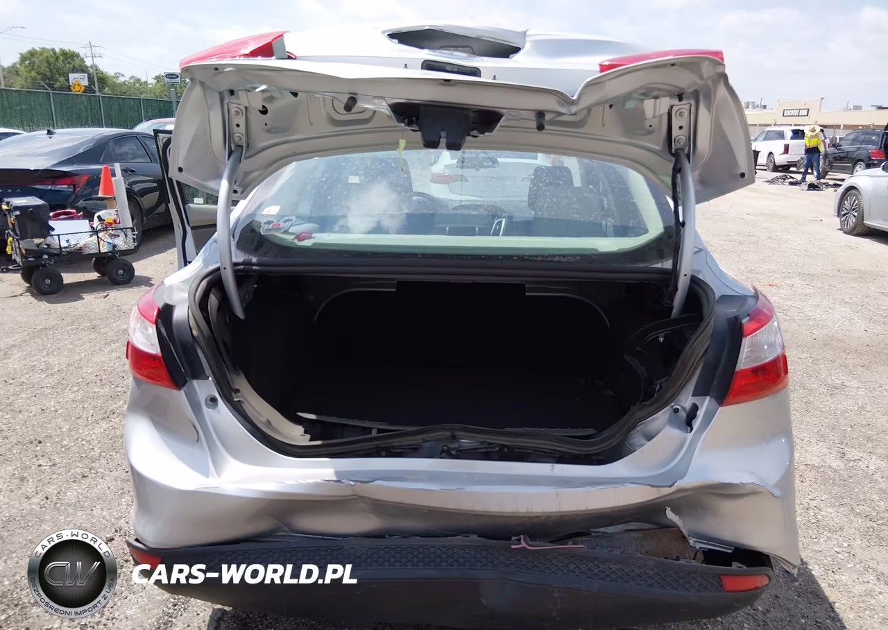 2012 Ford Focus Se VIN:1FAHP3F20CL372410 - 6