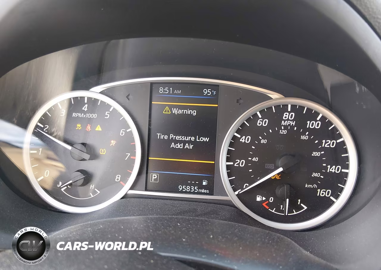 2019 Nissan Sentra S VIN:3N1AB7AP4KY248105 - 7