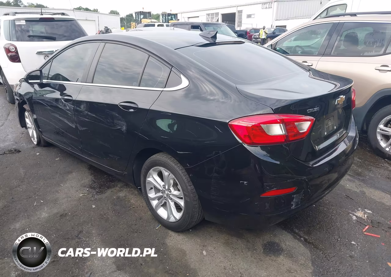 2019 Chevrolet Cruze Lt VIN:1G1BE5SM6K7146087 - 3