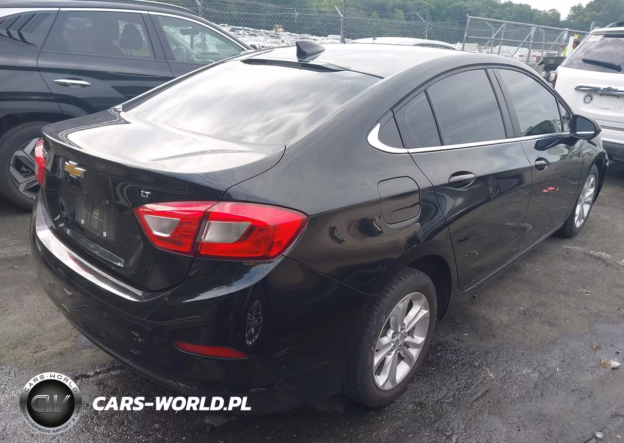 2019 Chevrolet Cruze Lt VIN:1G1BE5SM6K7146087 - 4