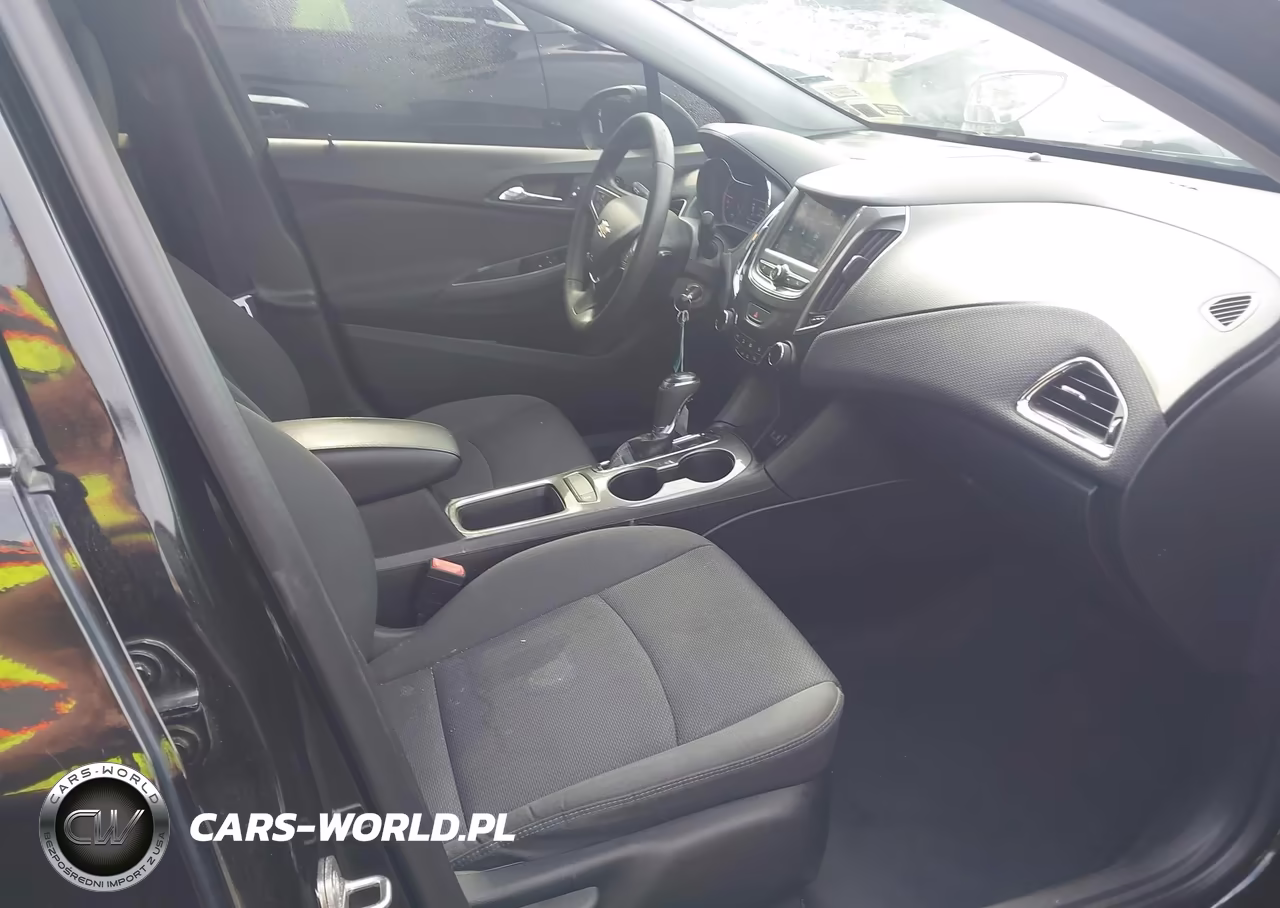 2019 Chevrolet Cruze Lt VIN:1G1BE5SM6K7146087 - 5