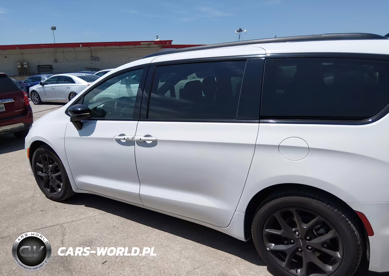 2025 Chrysler Pacifica Limited VIN:2C4RC1GGXSR535191 - 14