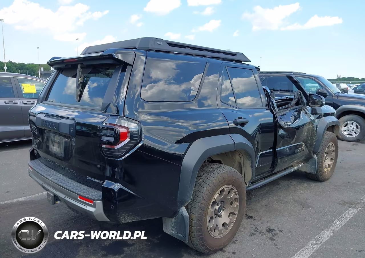 2025 Toyota 4Runner Hybrid Trailhunter VIN:JTEVB5BR5S5017015 - 4