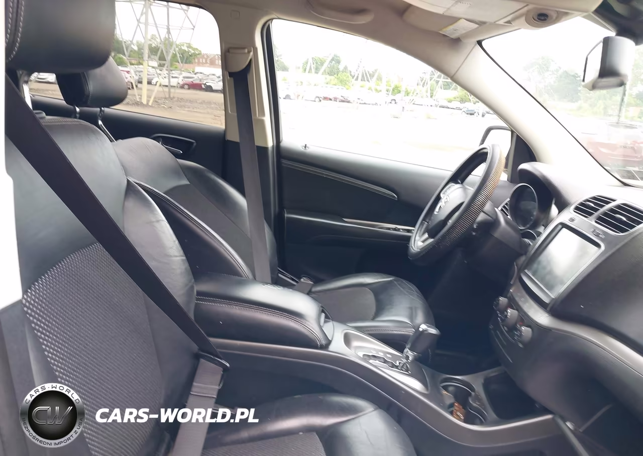 2017 Dodge Journey Crossroad Plus VIN:3C4PDCGB9HT501060 - 5