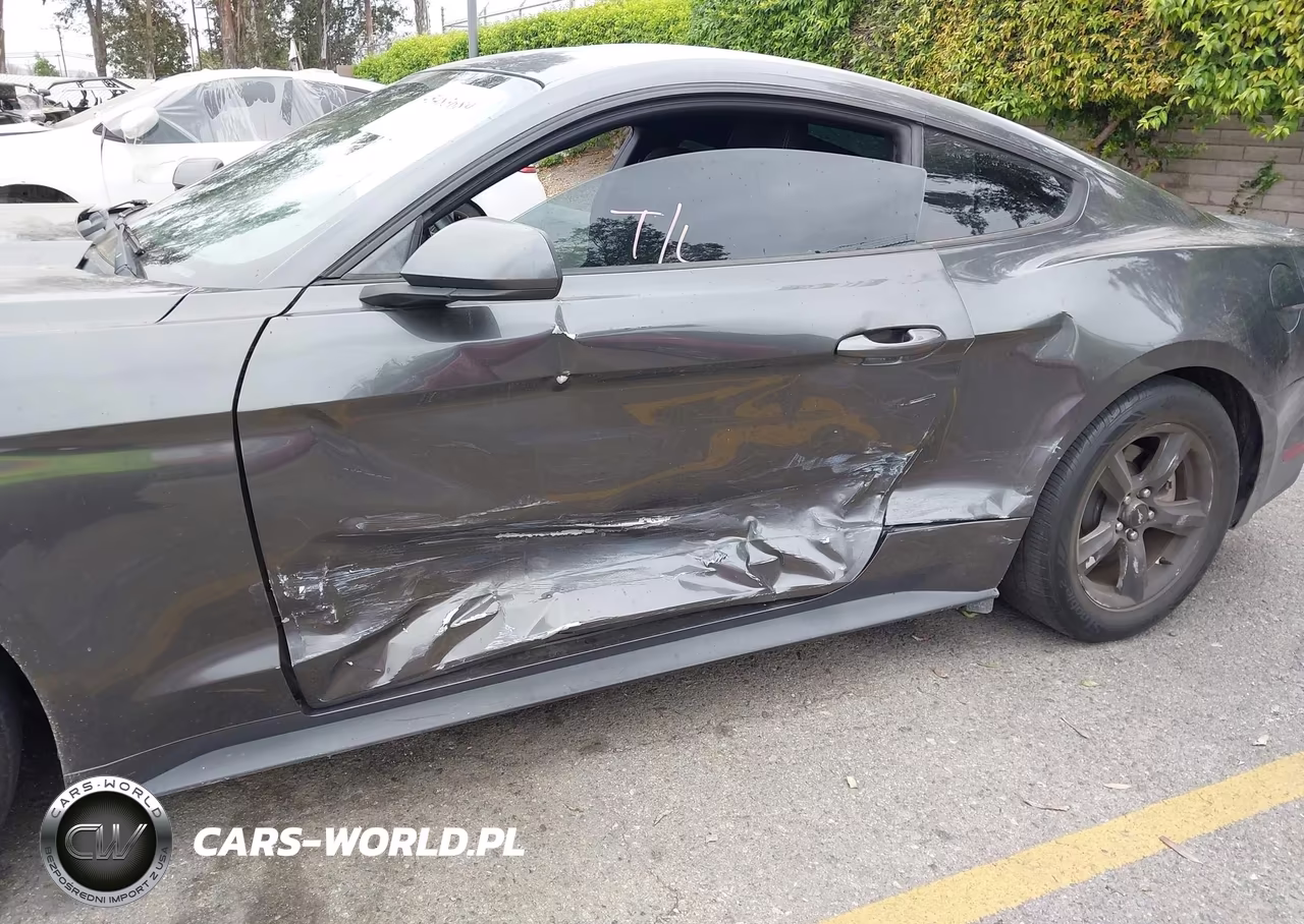 2017 Ford Mustang V6 VIN:1FA6P8AM4H5213978 - 6