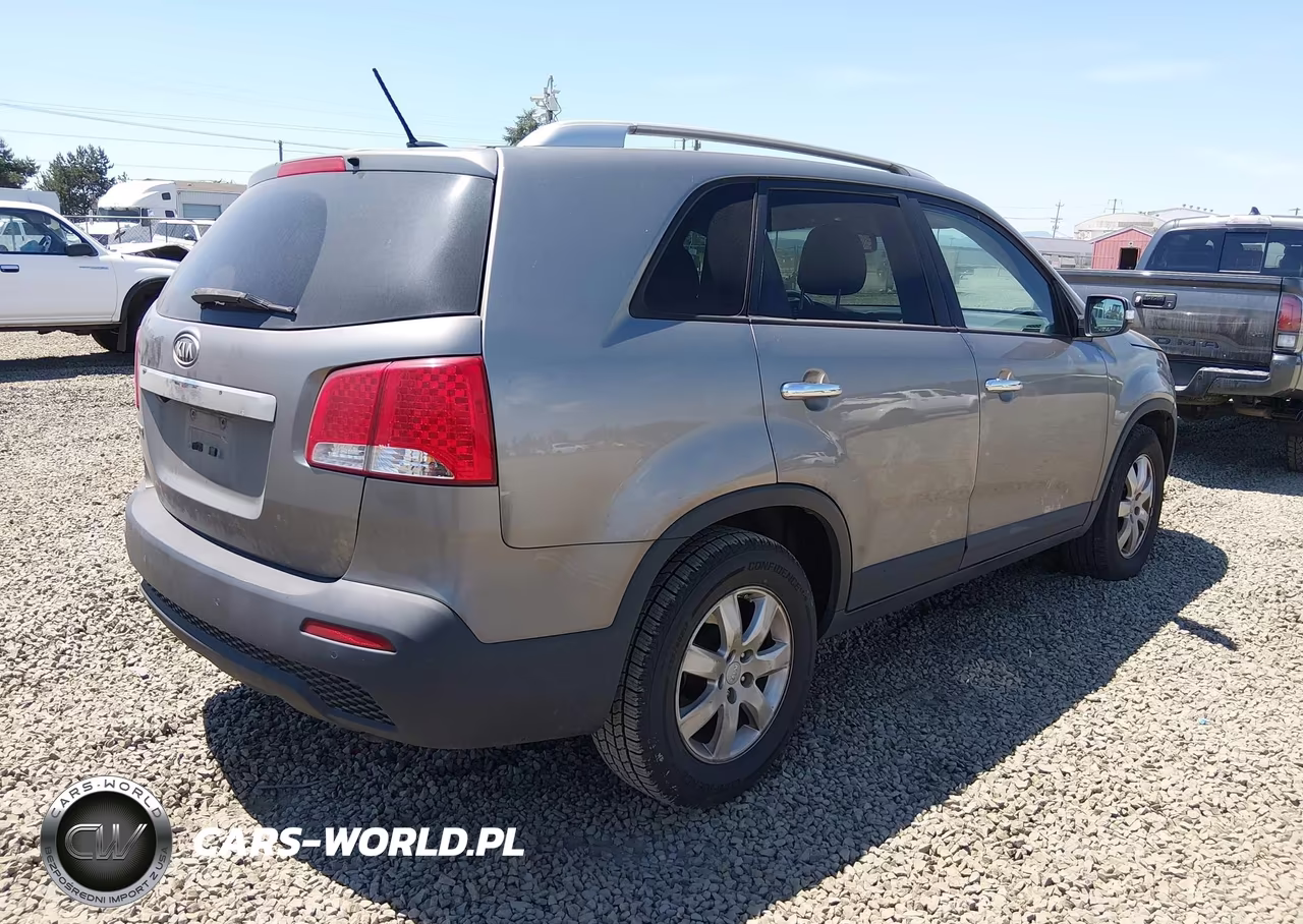 2012 Kia Sorento Lx VIN:5XYKT3A64CG210054 - 4