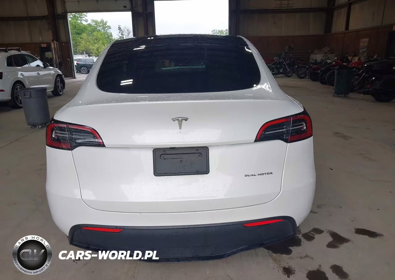 2023 Tesla Model Y VIN:7SAYGDEE2PF792211 - 16