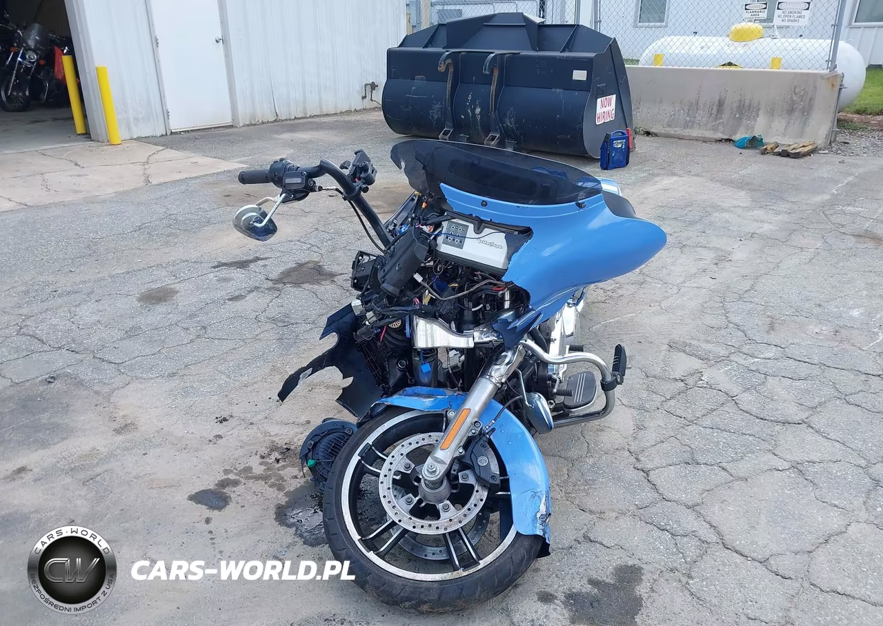 2017 Harley-Davidson Flhx Street Glide VIN:1HD1KBC14HB648423 - 5