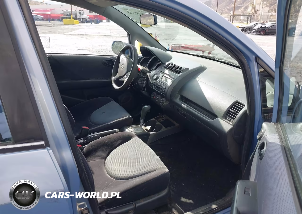 2008 Honda Fit Sport VIN:JHMGD38688S034201 - 5