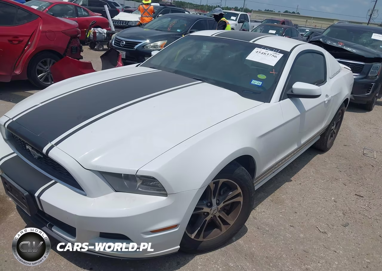 2014 Ford Mustang V6 Premium VIN:1ZVBP8AM1E5206214 - 2