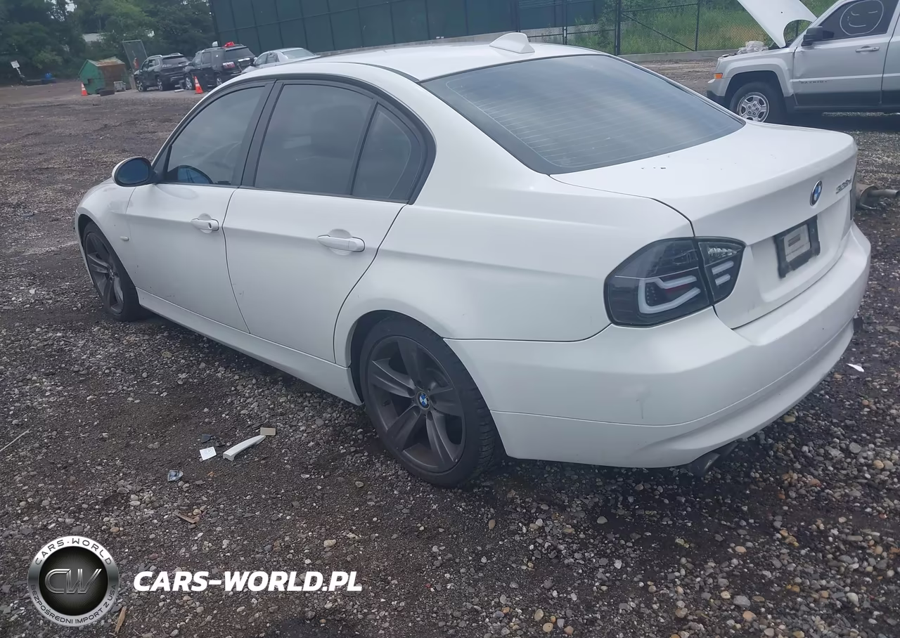 2007 BMW 328Xi VIN:WBAVC935X7KX61932 - 3