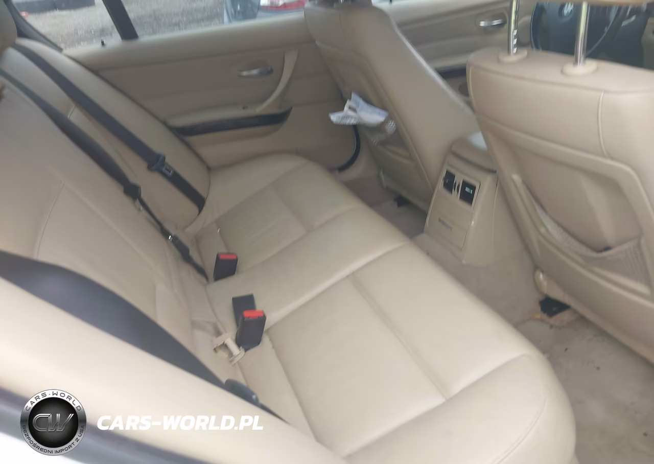 2007 BMW 328Xi VIN:WBAVC935X7KX61932 - 8