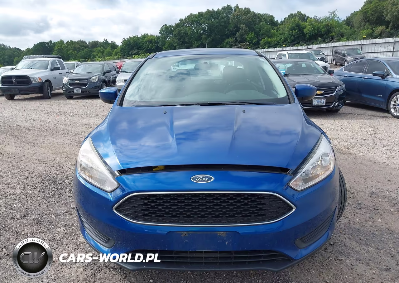 2018 Ford Focus Se VIN:1FADP3F24JL327854 - 11