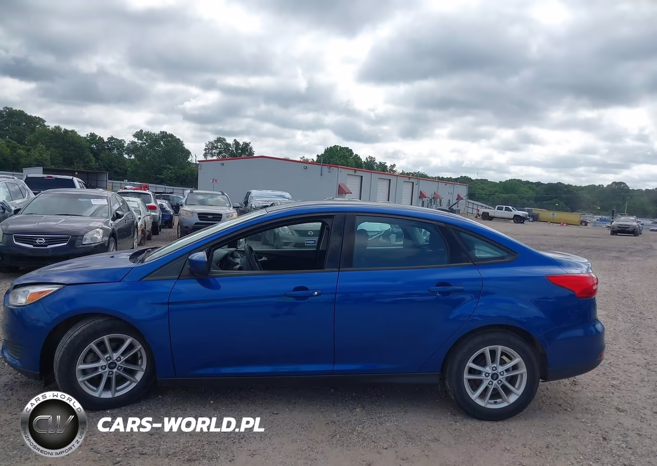 2018 Ford Focus Se VIN:1FADP3F24JL327854 - 13