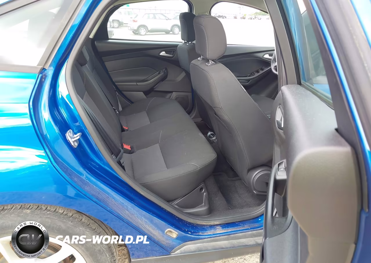2018 Ford Focus Se VIN:1FADP3F24JL327854 - 8