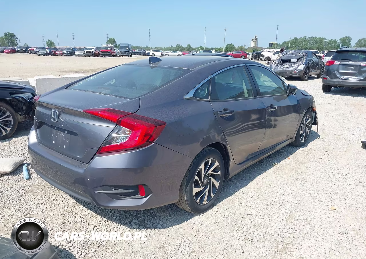 2017 Honda Civic Ex VIN:19XFC2F78HE066820 - 4