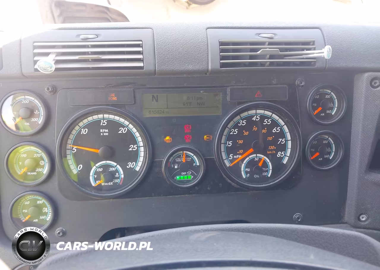 2016 Freightliner Cascadia 113 VIN:3AKJGHDV5GSHB1587 - 6