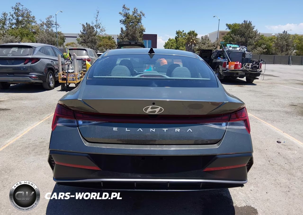 2025 Hyundai Elantra Sel Convenience VIN:KMHLS4DG2SU939907 - 16