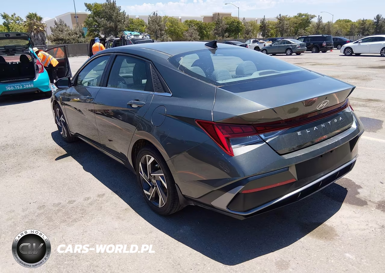 2025 Hyundai Elantra Sel Convenience VIN:KMHLS4DG2SU939907 - 3