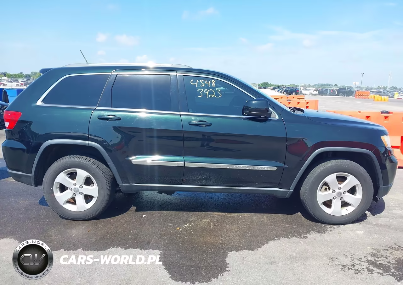 2013 Jeep Grand Cherokee Laredo VIN:1C4RJFAG4DC581039 - 13