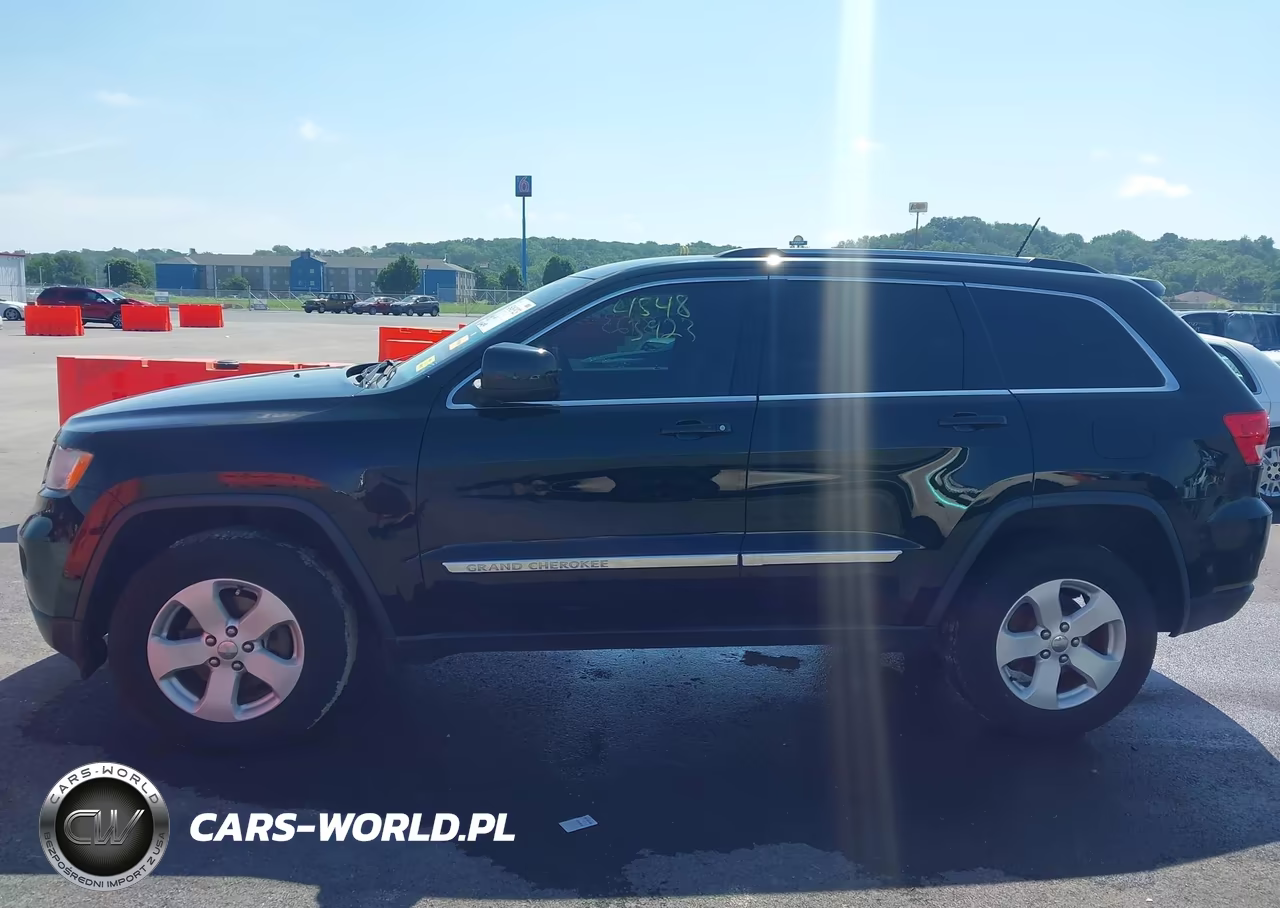 2013 Jeep Grand Cherokee Laredo VIN:1C4RJFAG4DC581039 - 14