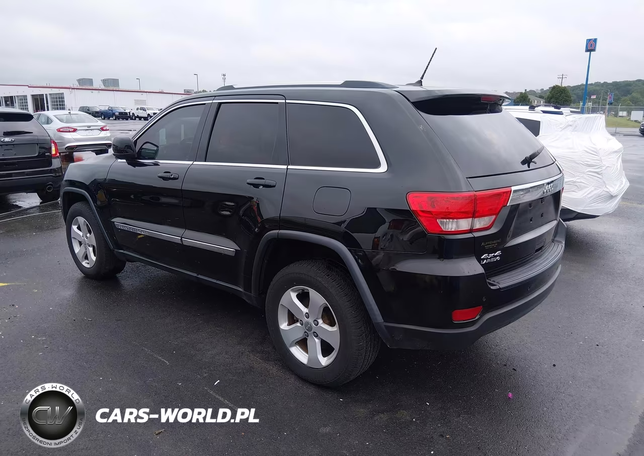 2013 Jeep Grand Cherokee Laredo VIN:1C4RJFAG4DC581039 - 3