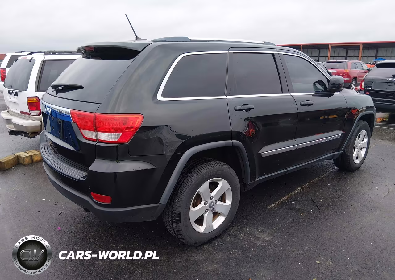 2013 Jeep Grand Cherokee Laredo VIN:1C4RJFAG4DC581039 - 4