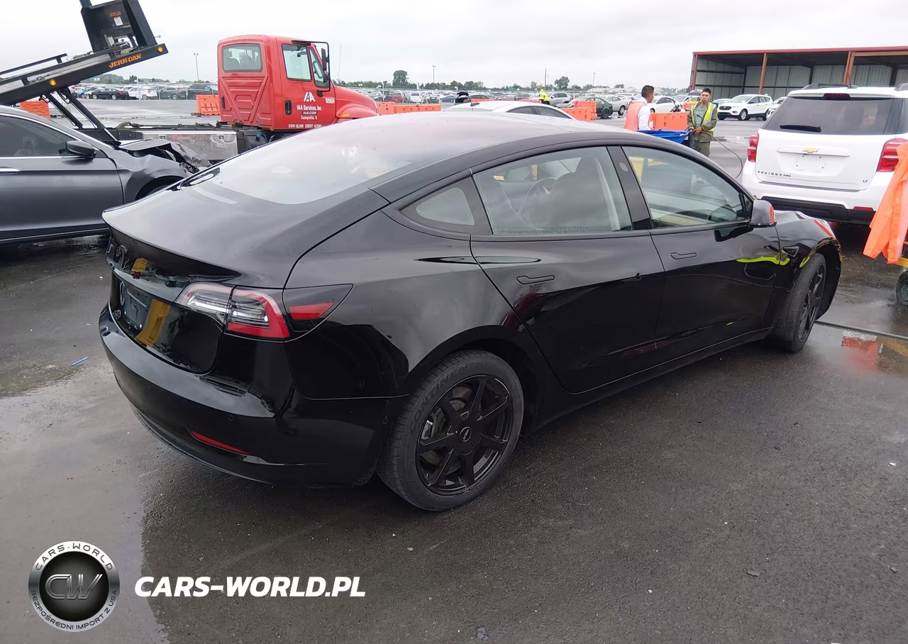 2018 Tesla Model 3 Long Range-Mid Range VIN:5YJ3E1EA1JF060412 - 4
