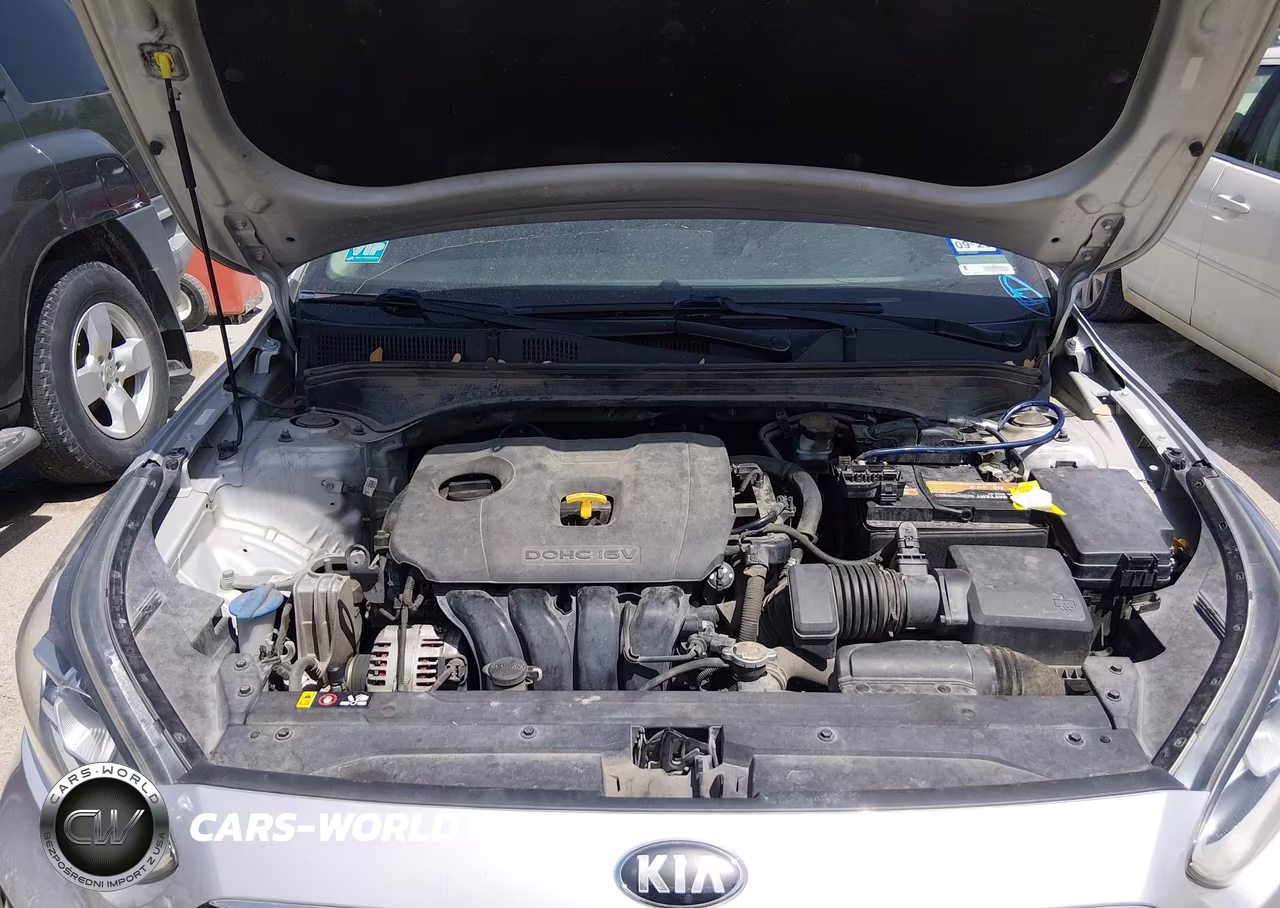 2019 Kia Forte S VIN:3KPF34AD3KE049696 - 10