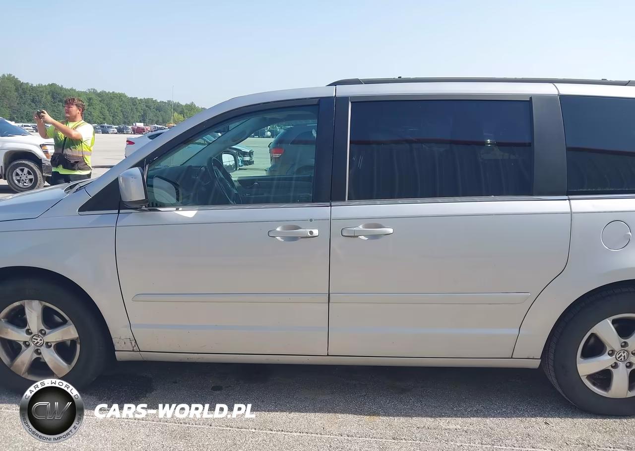 2011 Volkswagen Routan Se VIN:2V4RW3DG6BR739855 - 14