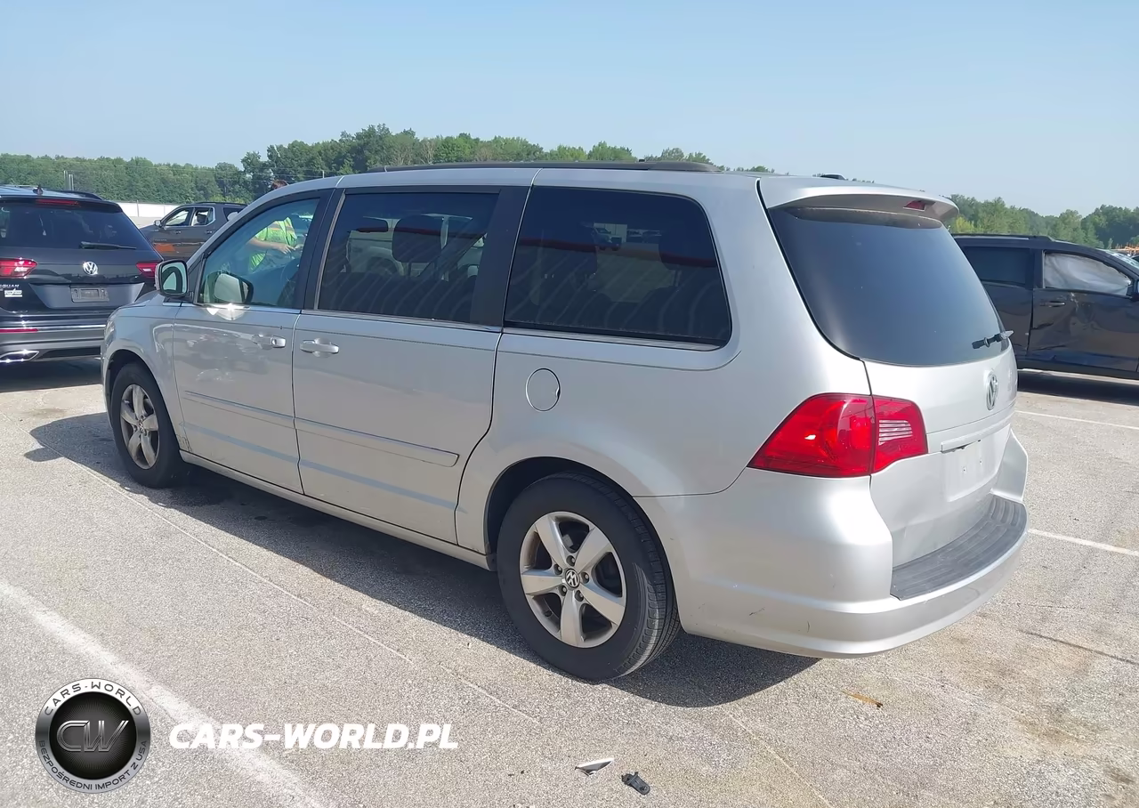 2011 Volkswagen Routan Se VIN:2V4RW3DG6BR739855 - 3