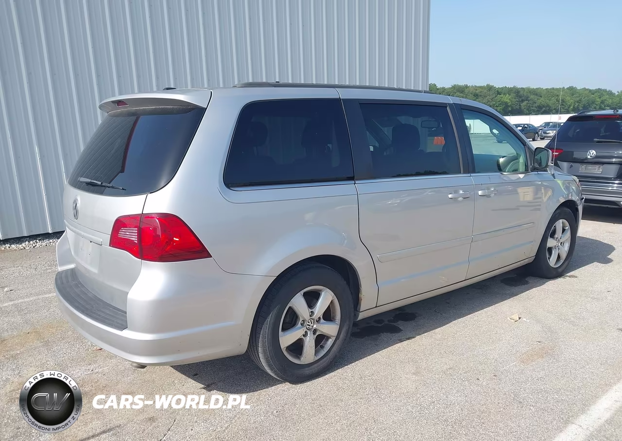 2011 Volkswagen Routan Se VIN:2V4RW3DG6BR739855 - 4