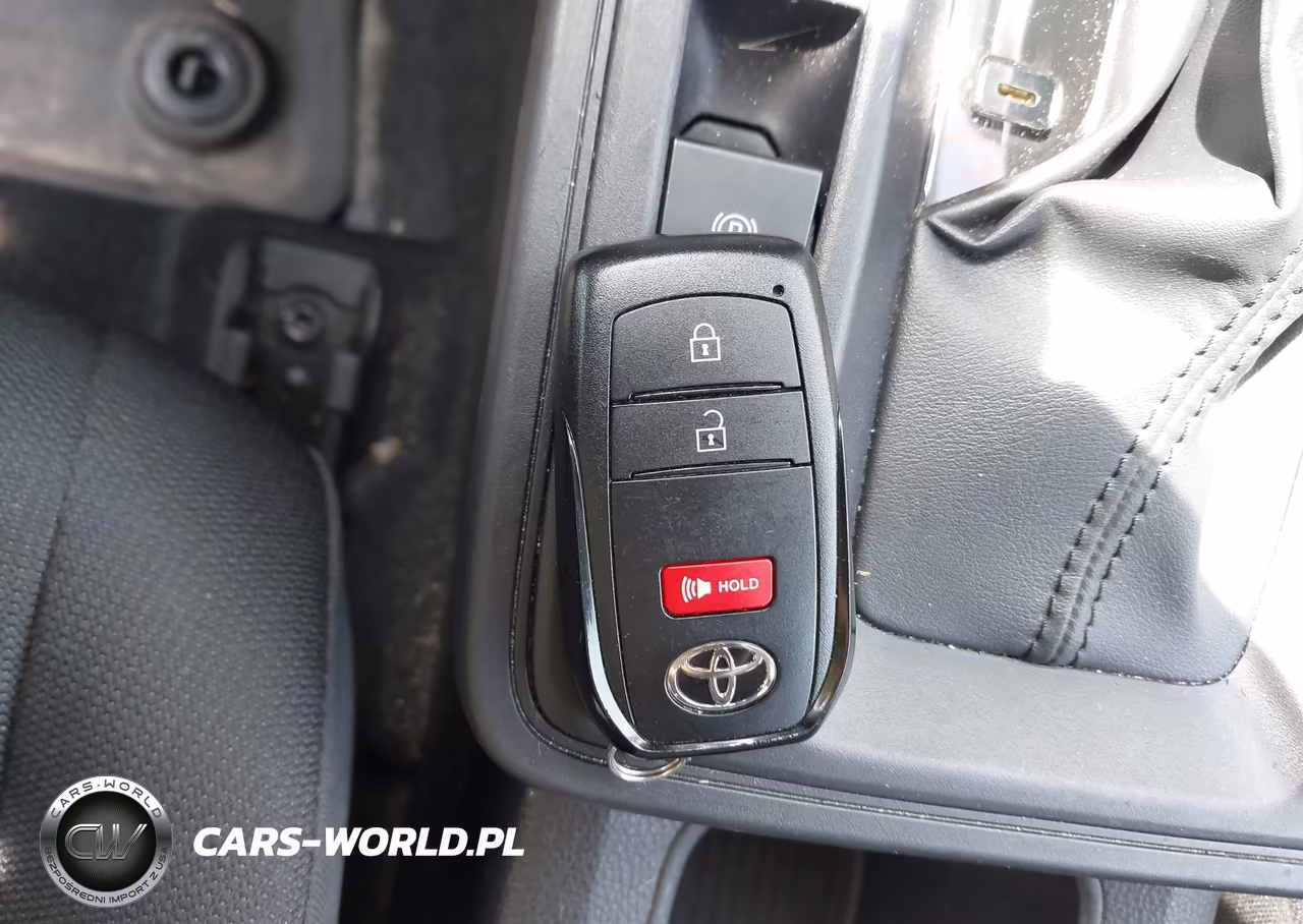 2026 Toyota Corolla Cross Le VIN:7MUCAABG8TV148270 - 11