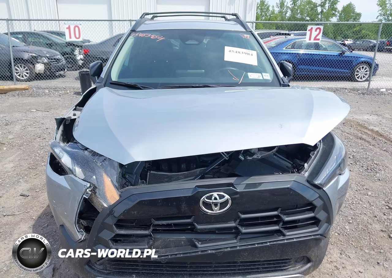 2026 Toyota Corolla Cross Le VIN:7MUCAABG8TV148270 - 12