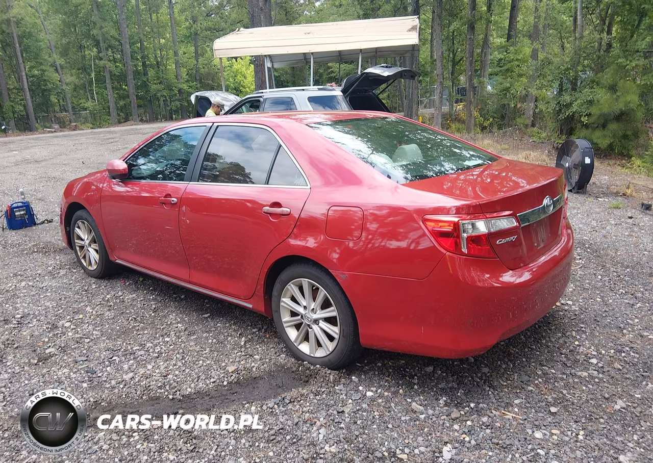 2013 Toyota Camry Xle VIN:4T4BF1FK8DR300035 - 3