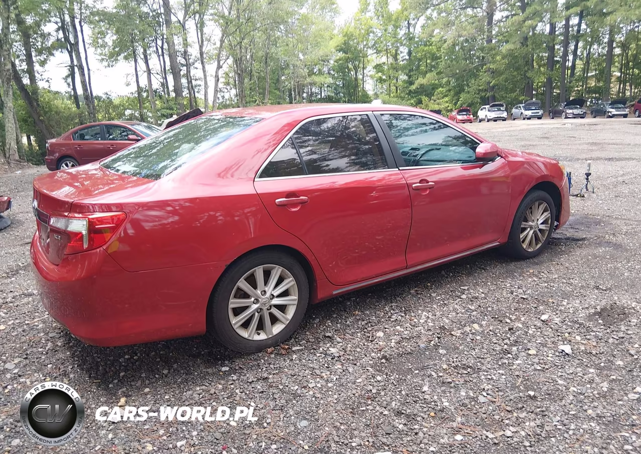 2013 Toyota Camry Xle VIN:4T4BF1FK8DR300035 - 4