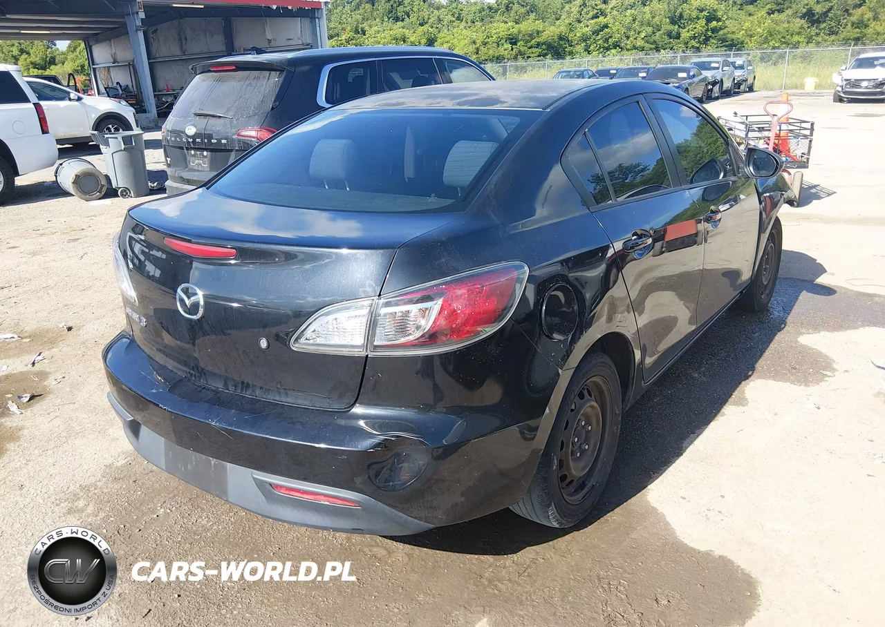 2011 Mazda Mazda3 I Sport VIN:JM1BL1UG6B1381394 - 4