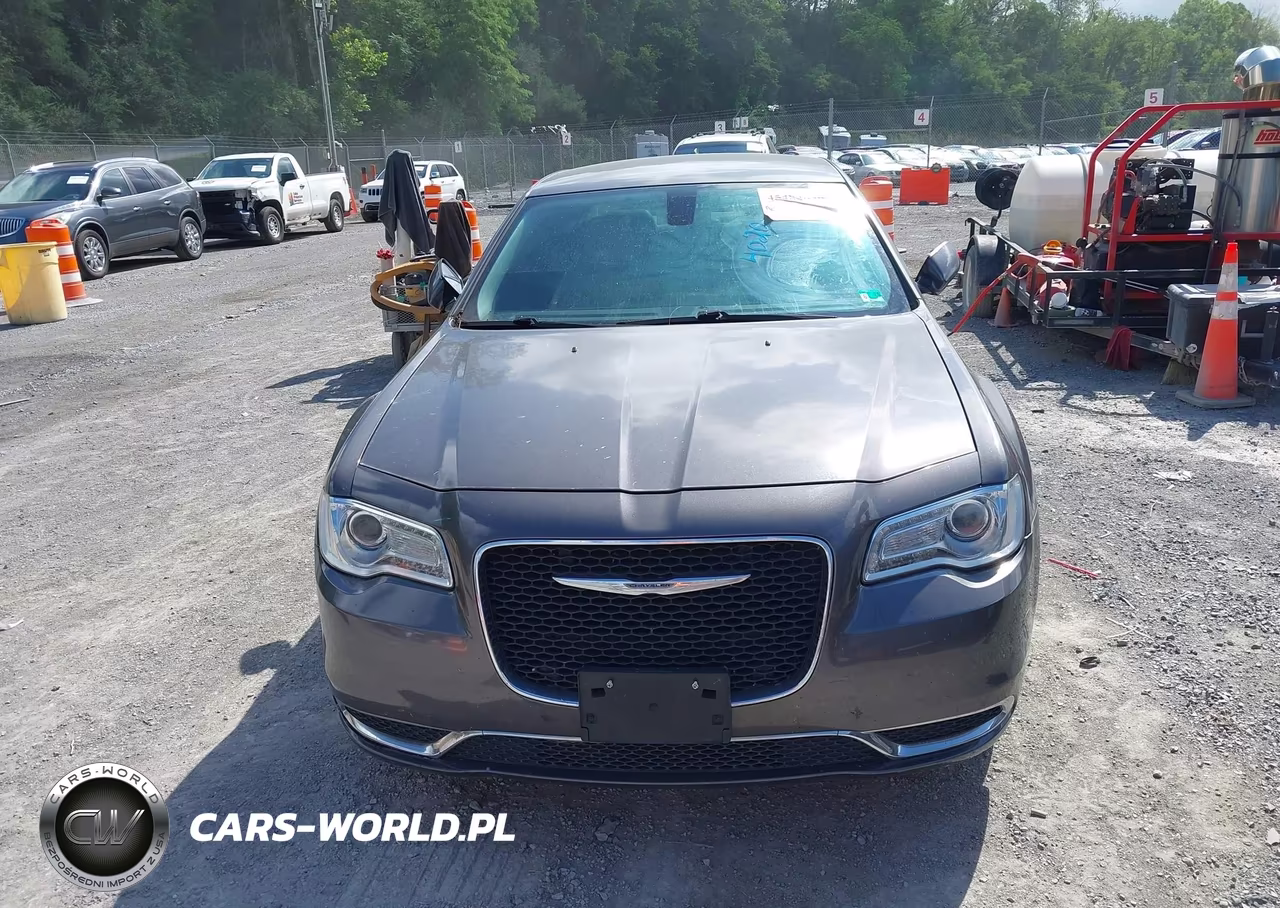 2015 Chrysler 300 Limited VIN:2C3CCAAG6FH818475 - 13