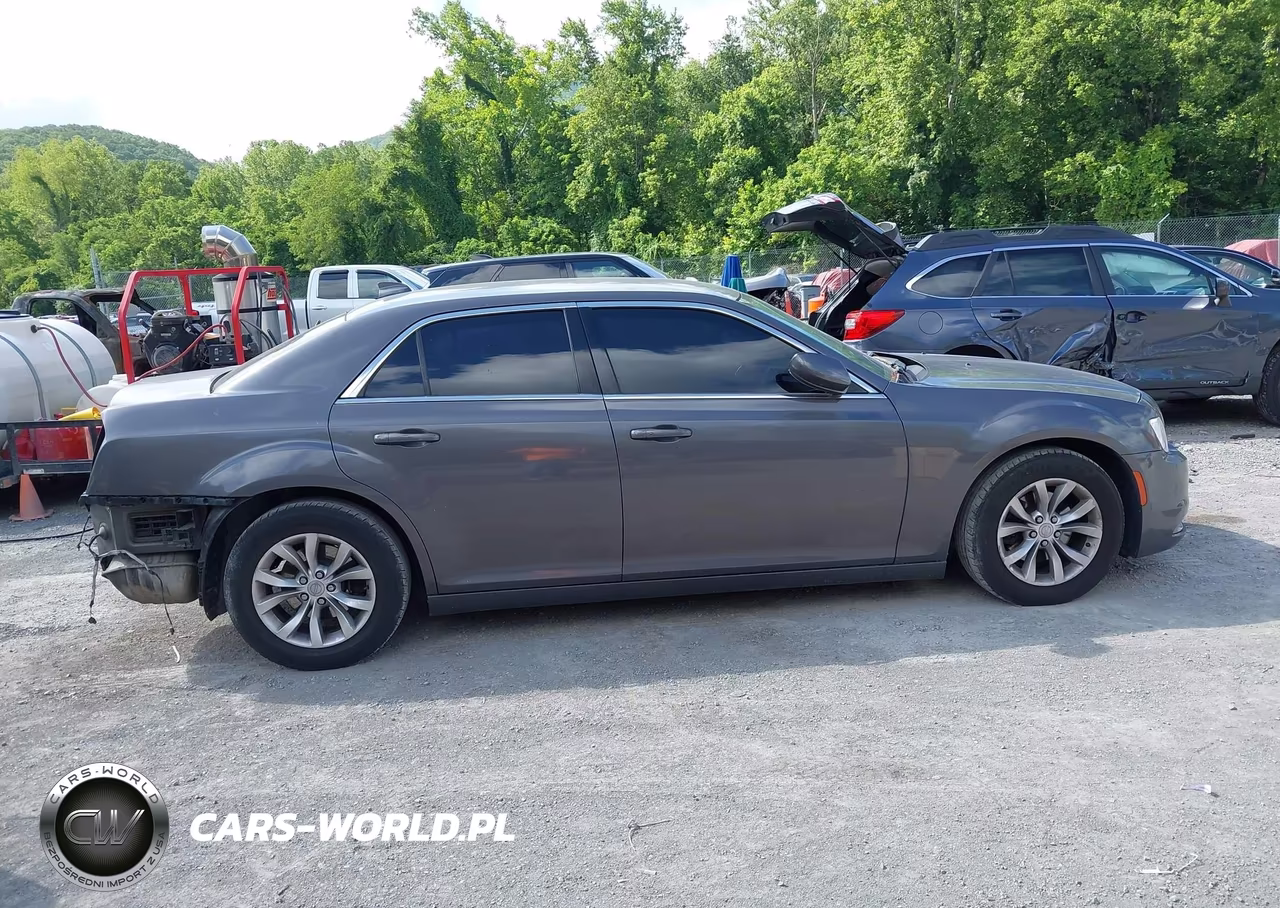 2015 Chrysler 300 Limited VIN:2C3CCAAG6FH818475 - 14