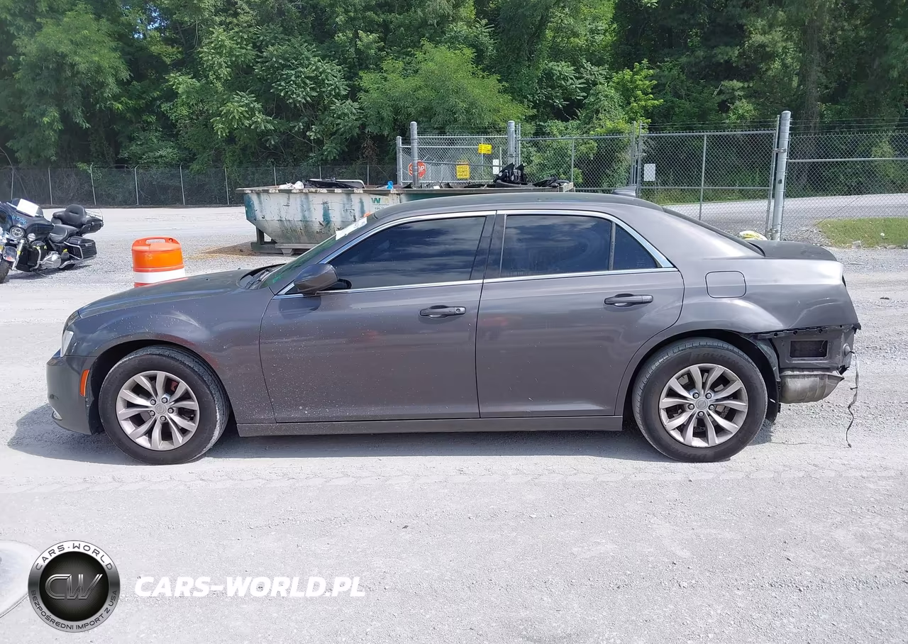 2015 Chrysler 300 Limited VIN:2C3CCAAG6FH818475 - 15