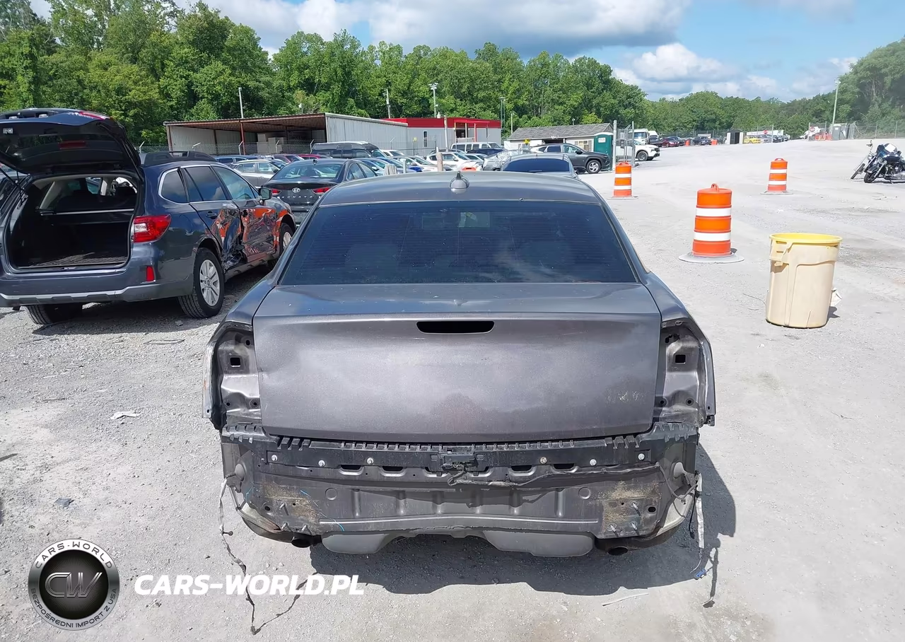 2015 Chrysler 300 Limited VIN:2C3CCAAG6FH818475 - 17