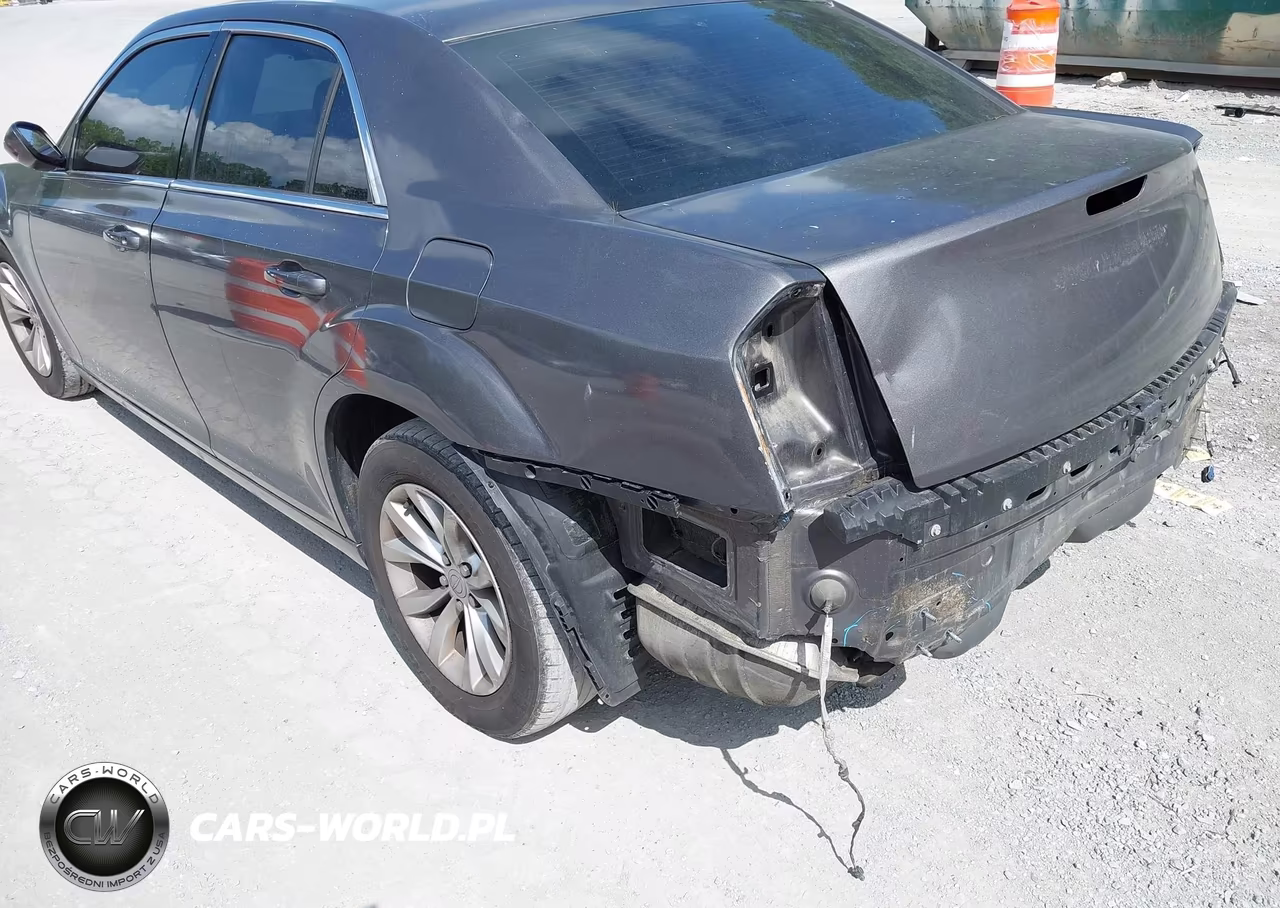 2015 Chrysler 300 Limited VIN:2C3CCAAG6FH818475 - 19